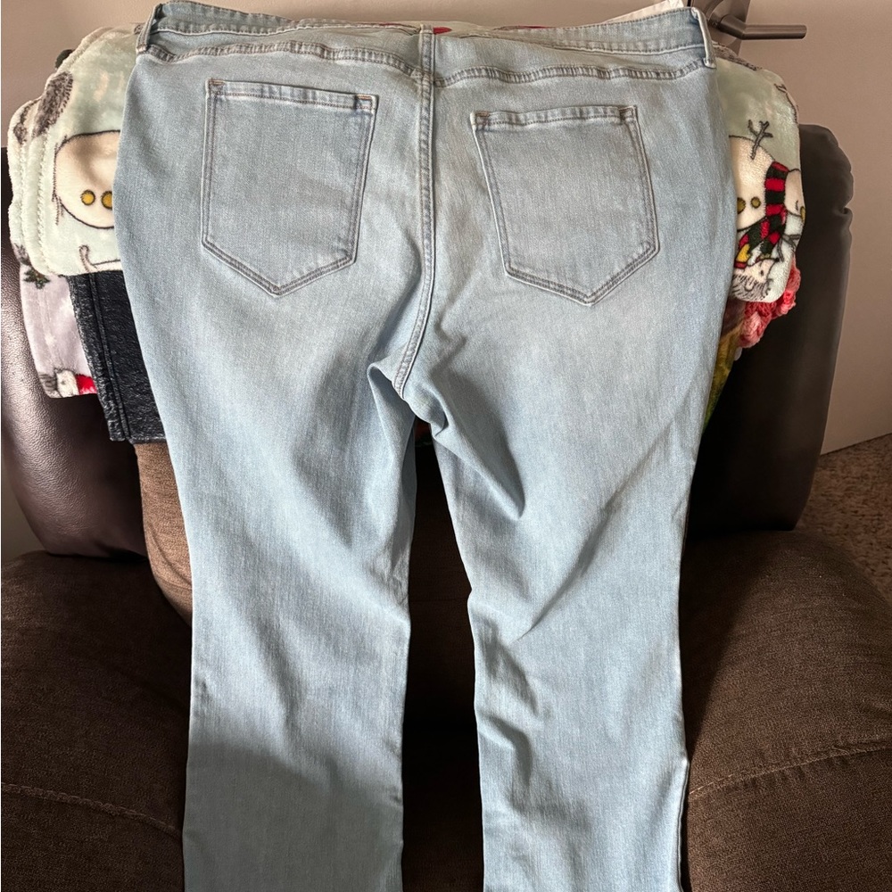 Old Navy Size 20 Women’s Wow Boot Cut Jeans -Like New
